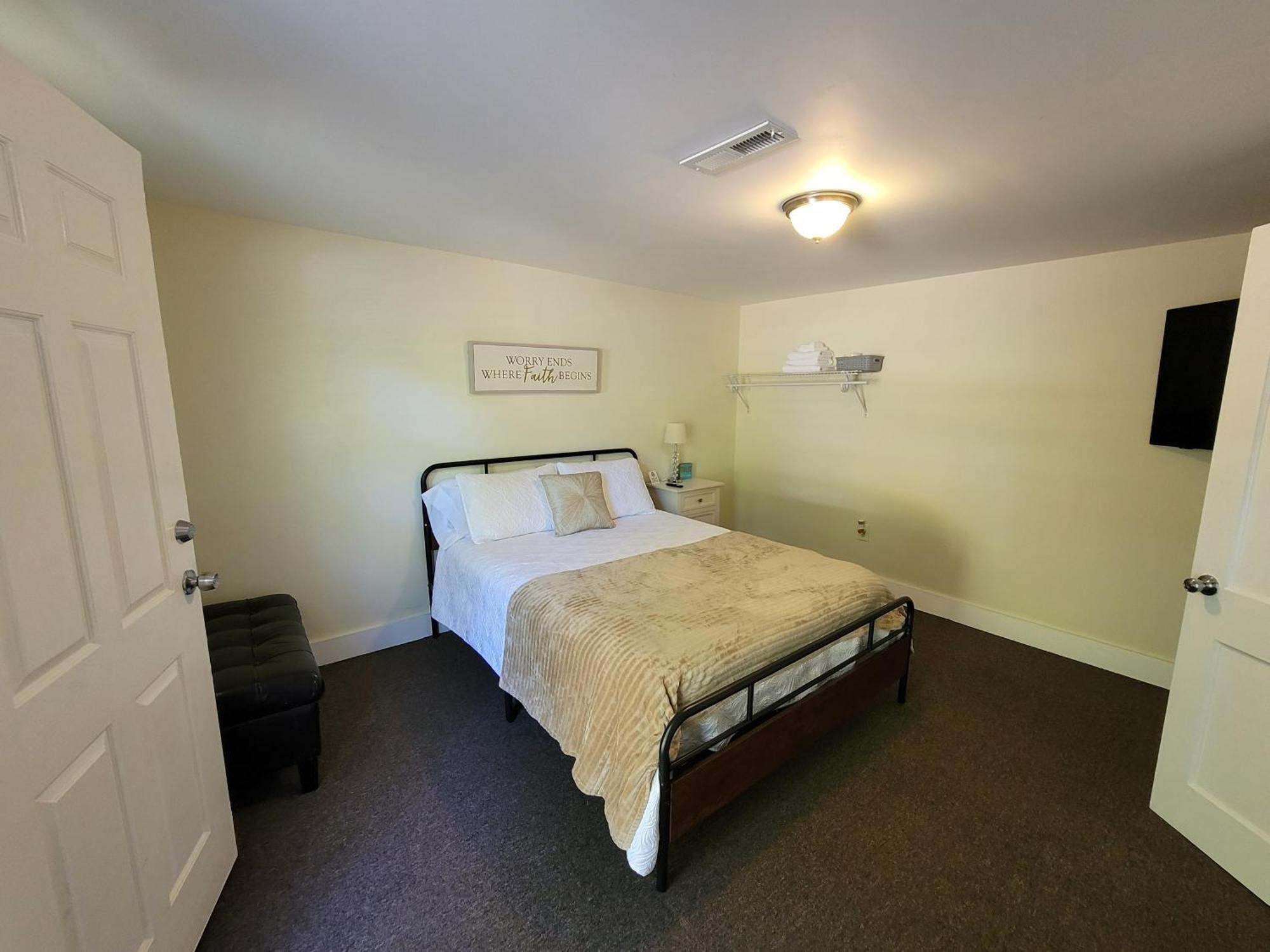 Relaxing, Comfortable, Private Bedroom Атланта Номер фото